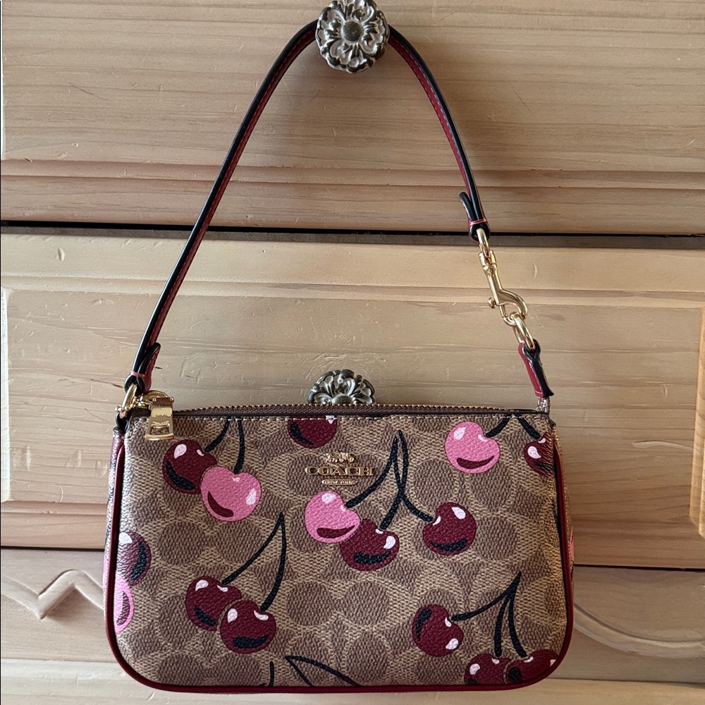Coach Nolita 19 Cherry Print Shoulder Bag（99% new)